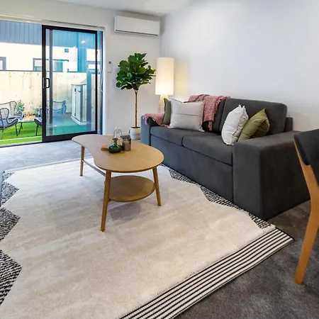 Indulge In Christchurch Hagley Park 2 Bed 2 Bath